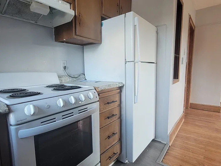 1048 Broad St #2B — Photo 4
