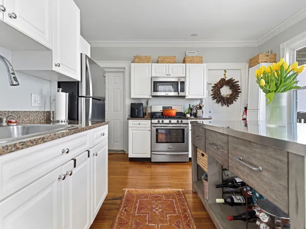 722 E 2nd St #2, South Boston, MA 02127