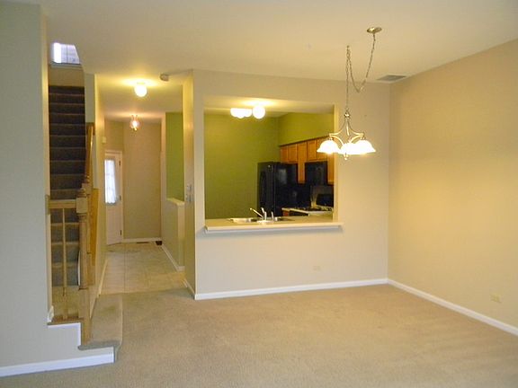4th image of 331 Hunterdon Ct #2331A