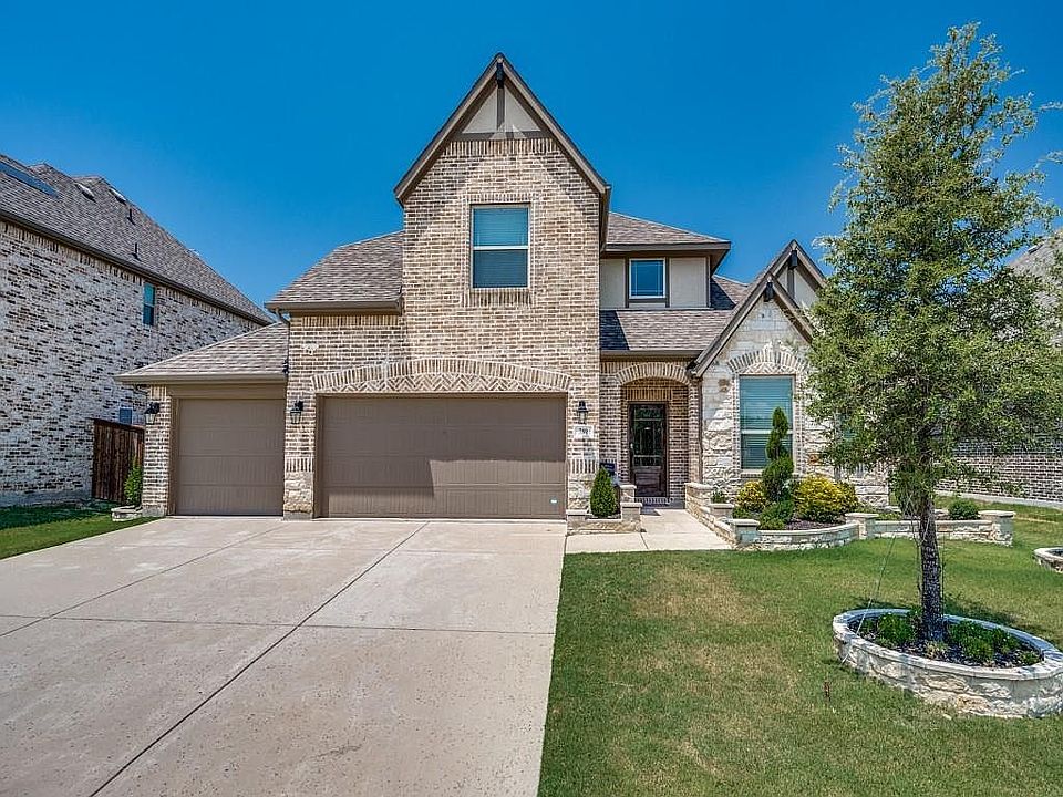 1st image of 780 Grove Vale Dr