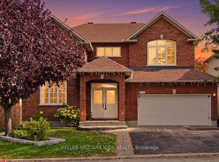 82 Broughton St, Ottawa, ON K2K3N4