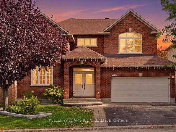 82 Broughton St, Ottawa, ON K2K 3N4