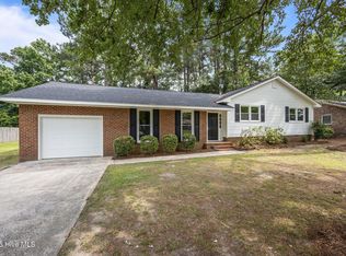 102 Pineridge Dr, Greenville, NC 27858