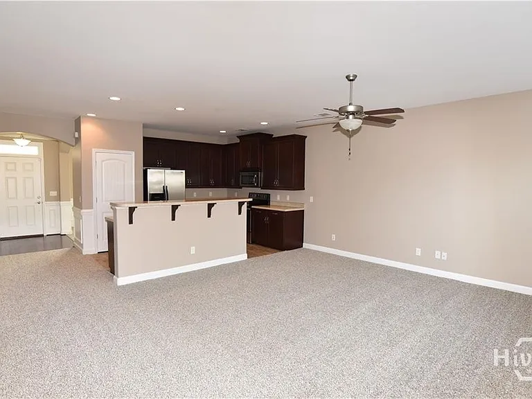 Byron Dr — Photo 3