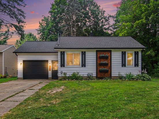 350 E Superior St, Wayland, MI 49348