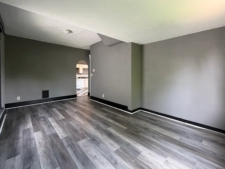1042 Elmwood Ave #4 — Photo 4