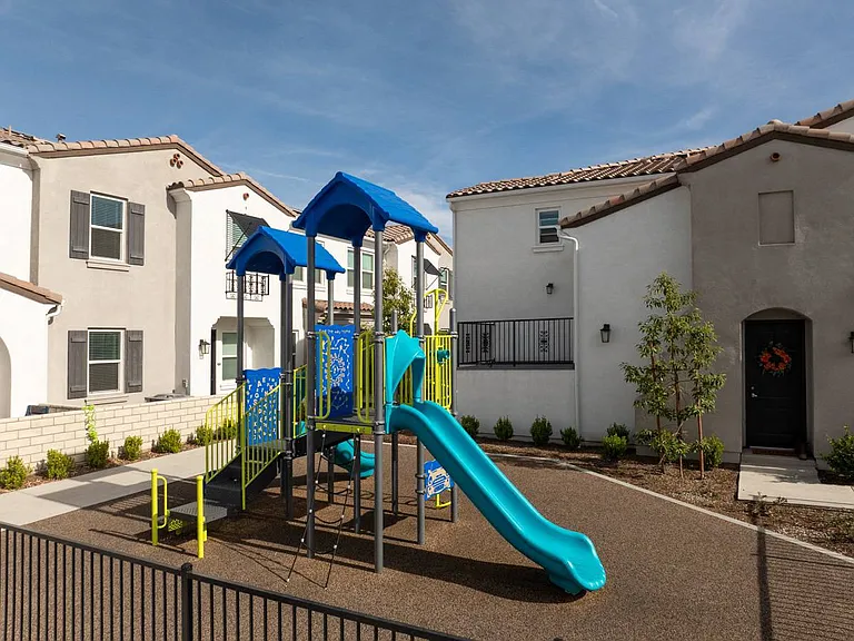 San Carlo Townhomes — Photo 19