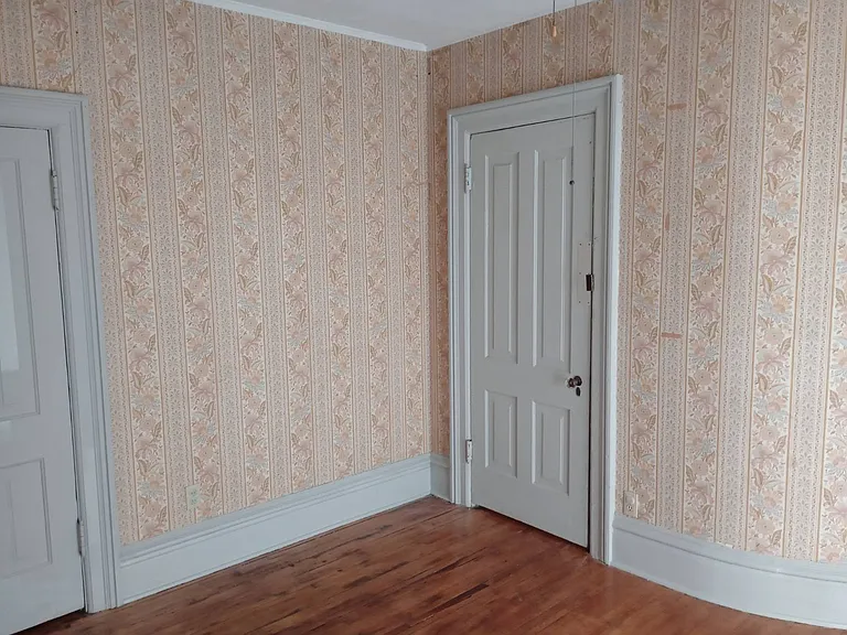 303 S 3rd St #2 — Photo 12