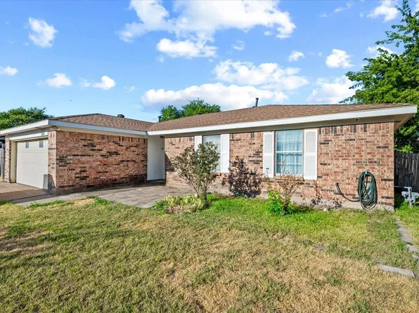 3610 Hummingbird Dr, Grand Prairie, TX 75052