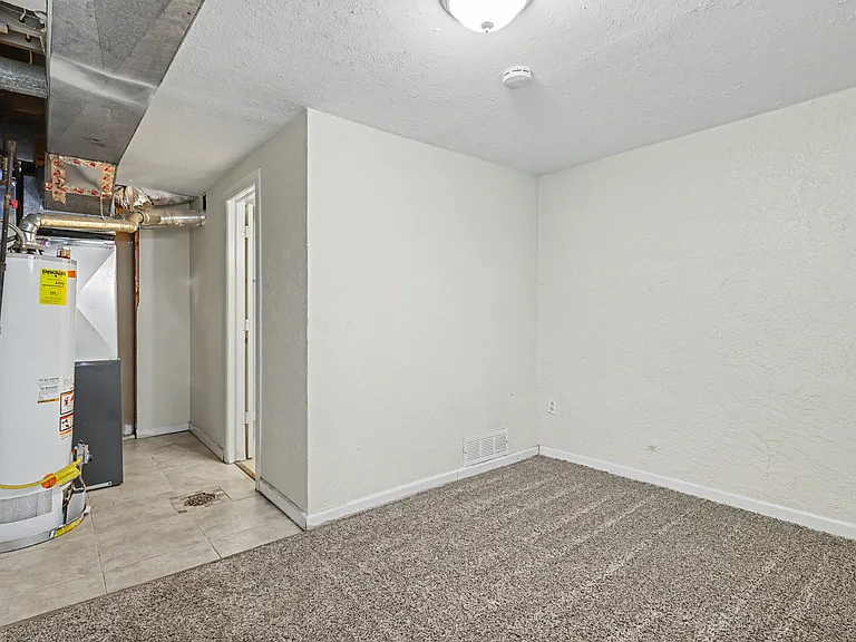 1731 Auburn Dr — Photo 23