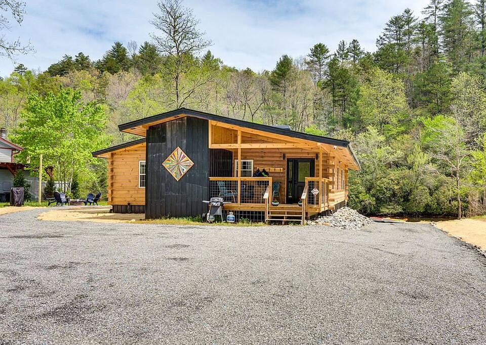 1st image of 662 Hilltop Ln