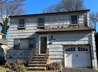 21 Glannon Rd, Livingston, NJ 07039