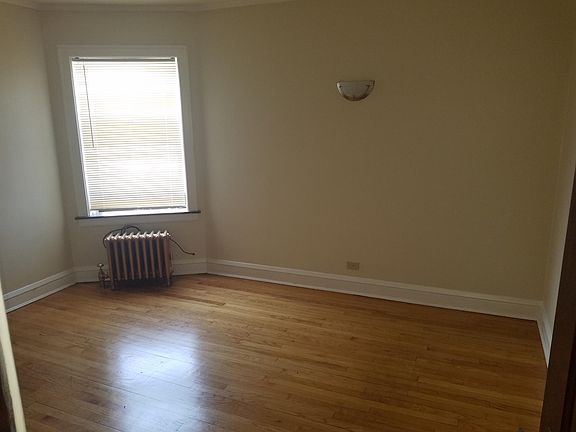 5th image of 1404 N Austin Blvd APT 3