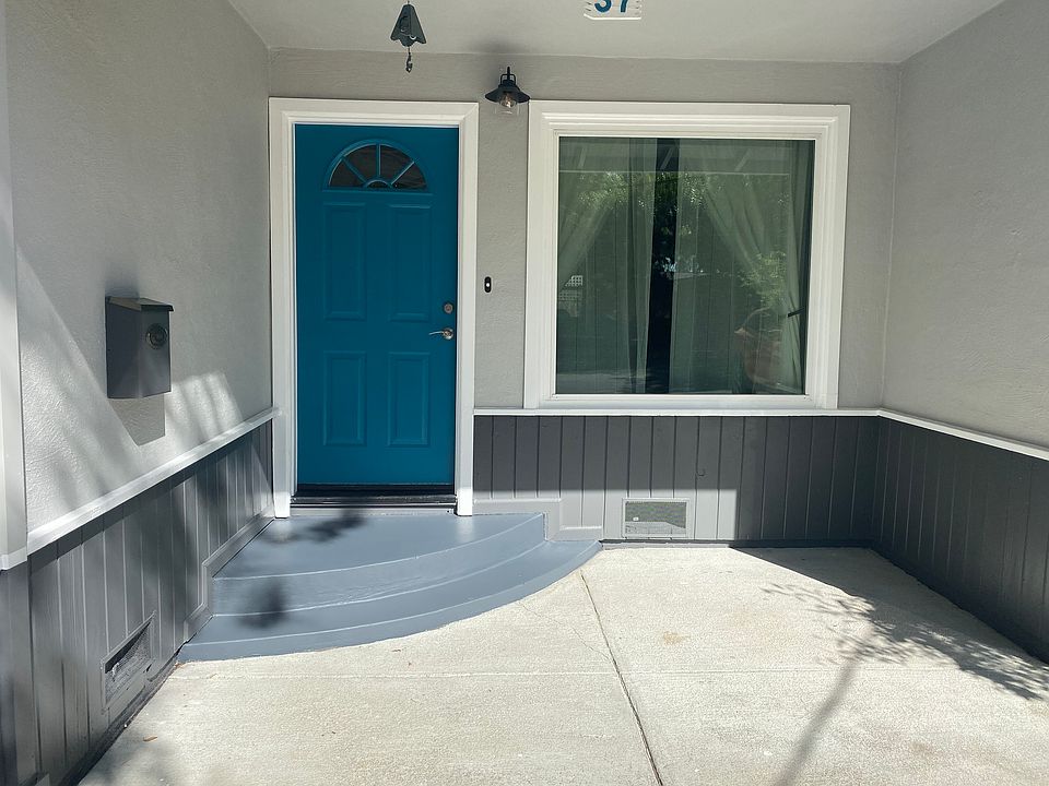 2nd image of 37 Huntington Way