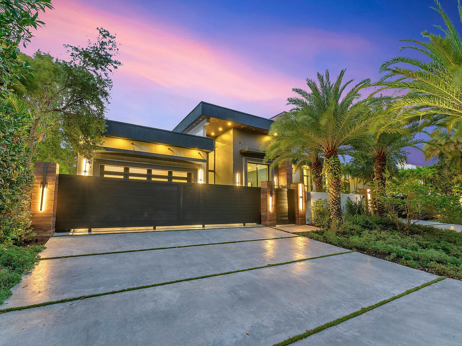 5 bed, 5.5 bath, 5708 sqft, $50,000 — Photo 3