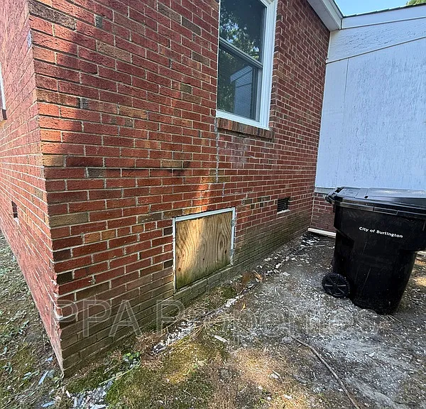 221 Willow Ave — Photo 20