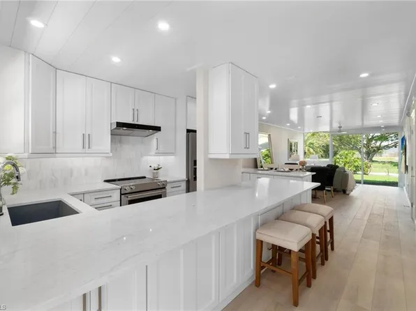 688 Broad AVE S #J688, NAPLES, FL 34102