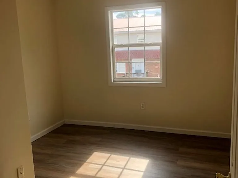 3228 Kanawha Terrace — Photo 9