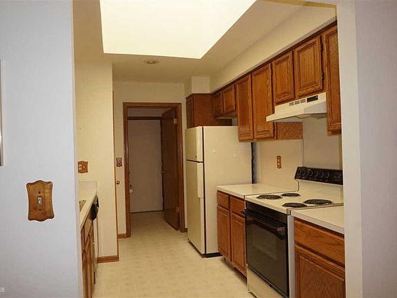 4th image of 49314 Sheridan Ct