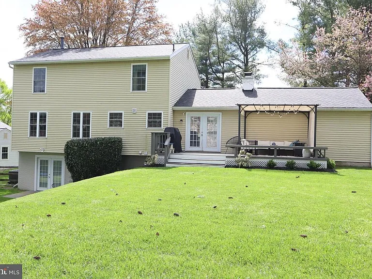 15826 Anamosa Dr — Photo 23