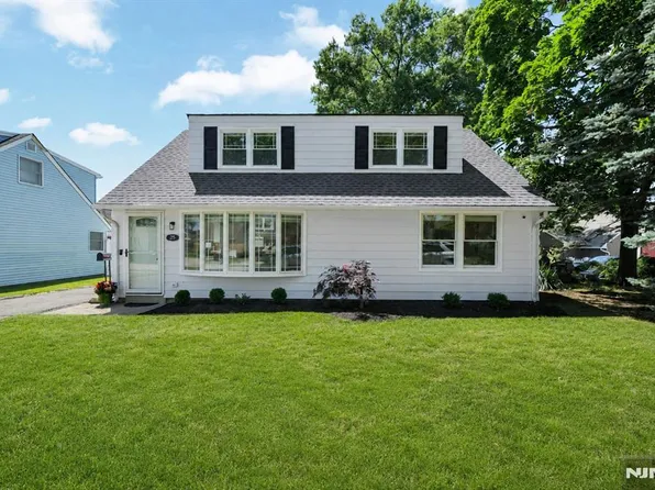 25 Parker Ave, Rochelle Park, NJ 07662