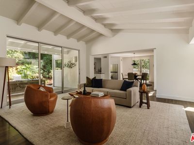 2300 Canyon Dr, Los Angeles, CA, 90068