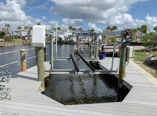 11300 Dogwood Ln, Fort Myers Beach, FL 33931