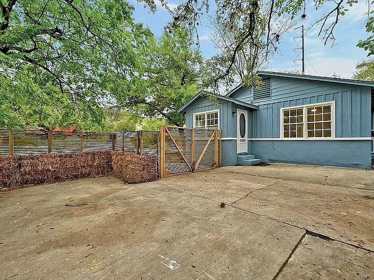 1403 S 5th St — Photo 2