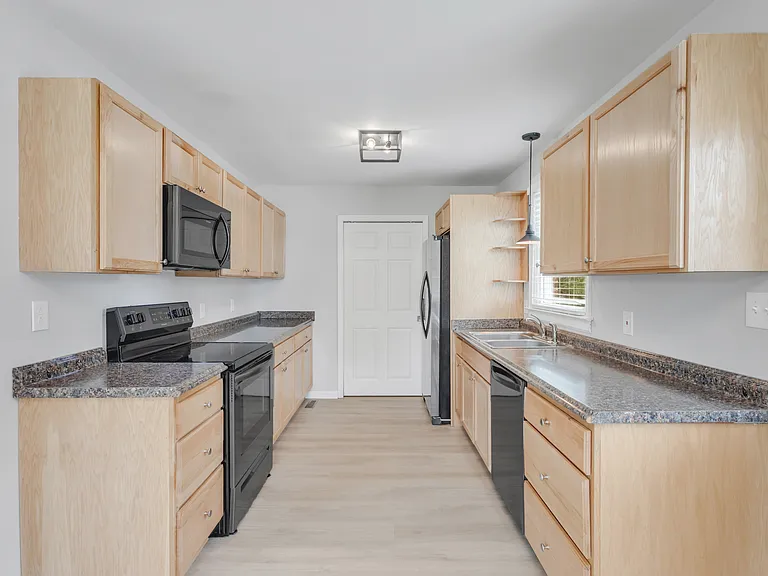 304 Lallemand Ct — Photo 16