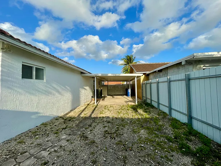 18254 SW 143rd Pl — Photo 49