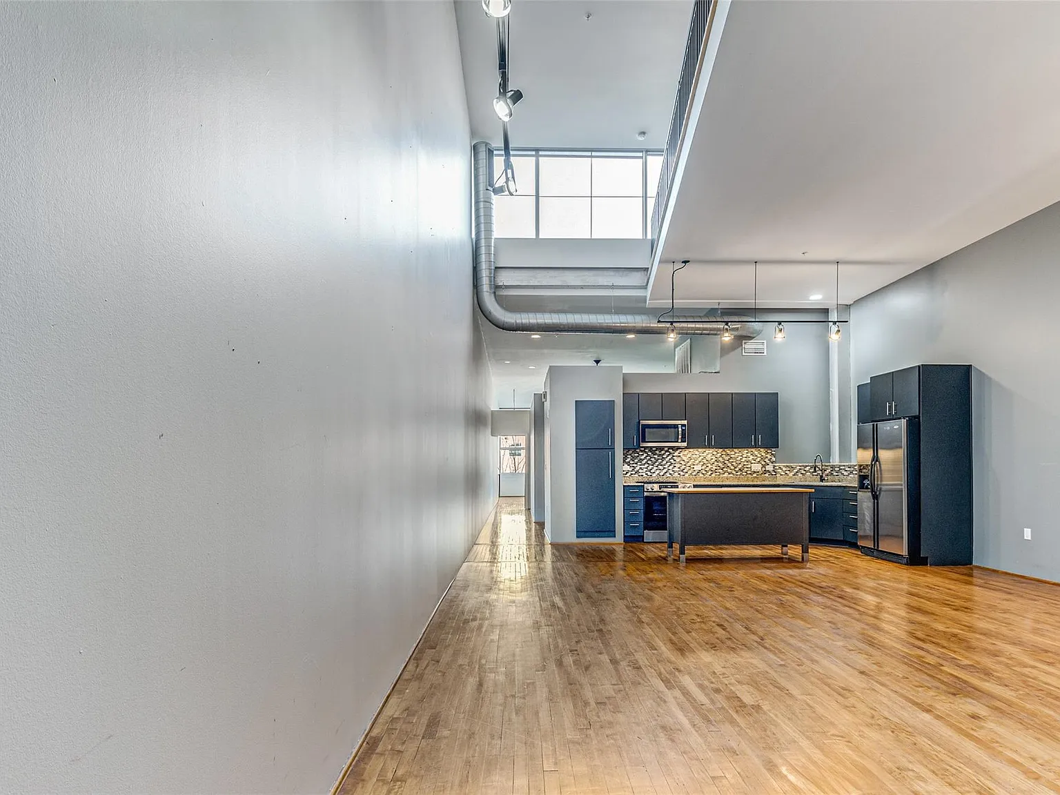 2 bed, 2.0 bath, 2004 sqft, $2,900 — Photo 3