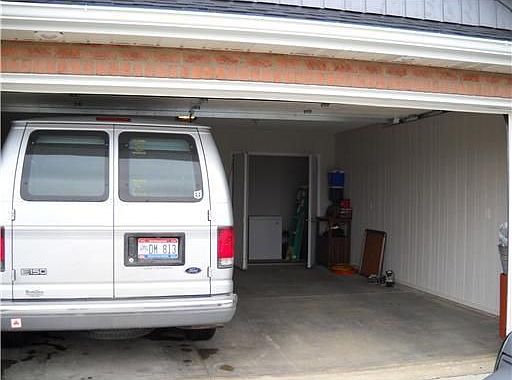 2nd image of 937-939 Woodridge Dr