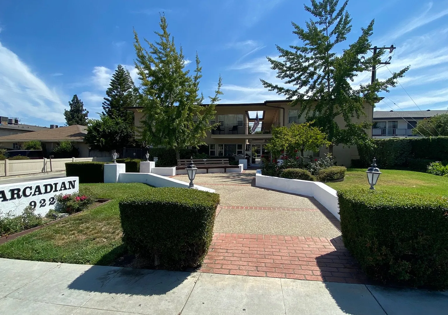 Arcadian Apartments — Photo 4