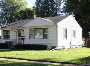 724 E 10th St N, Newton, IA 50208