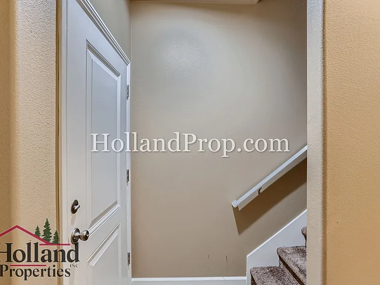 17152 SW Whitley Way — Photo 2
