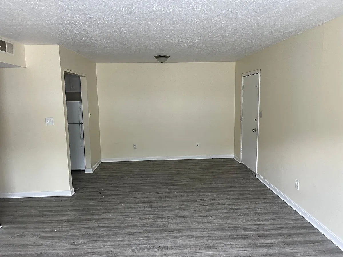 Building Photo - 100 Pear Orchard Estates Dr