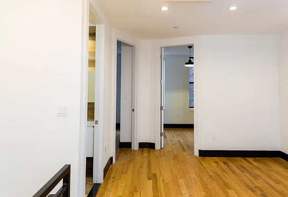 Rented by Nooklyn NYC LLC | media 46