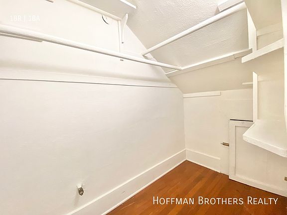4th image of 520 N Heliotrope Dr #520