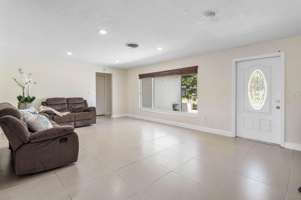 1620 SW 4TH Avenue, photo 7