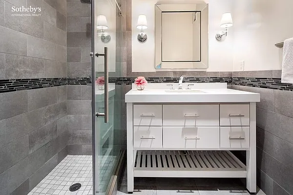 Sold by Sotheby's International Realty | media 11