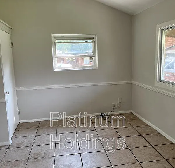 1055 Neville Ave — Photo 9