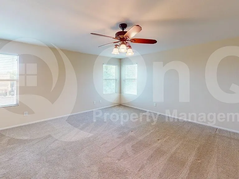 10821 W Elm St — Photo 9