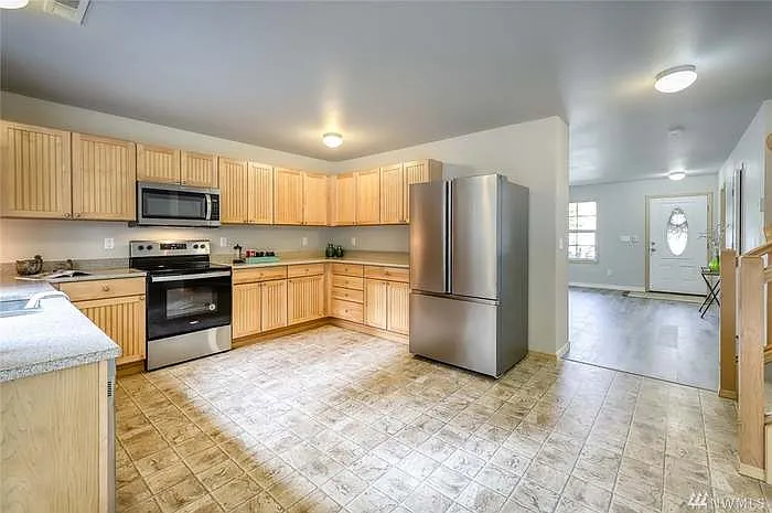 21242 Brevik Pl NW — Photo 3