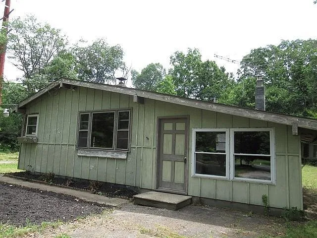 2915 N East Ave photo 1