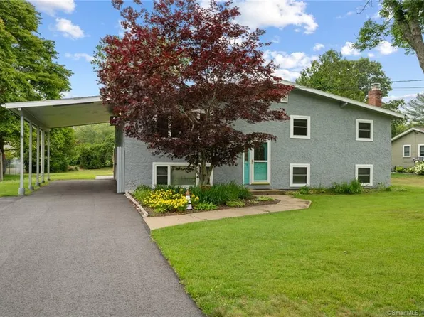 21 Carriage Hill Drive, East Lyme, CT 06357