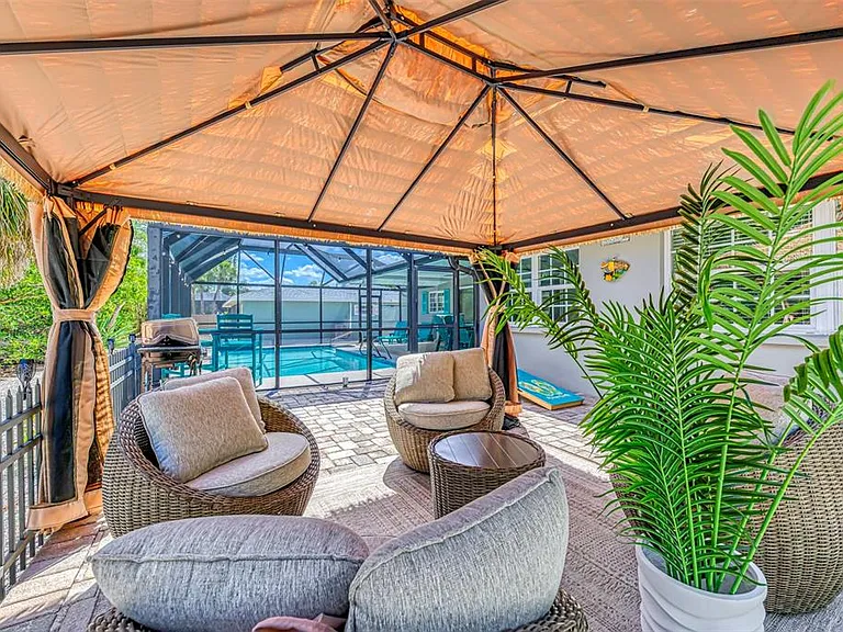 307 Avenida De Paradisio — Photo 45