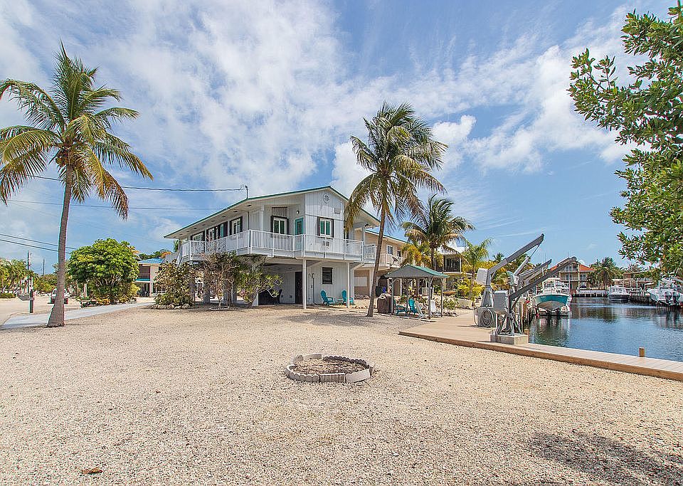 1st image of 166 Kahiki Dr