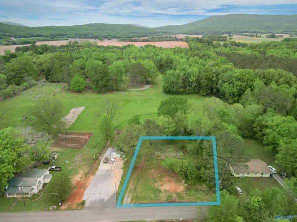 365 Section Line Rd, Gurley, AL 35748