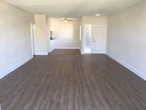 3rd image of 6100 Buckingham Pkwy Unit 401
