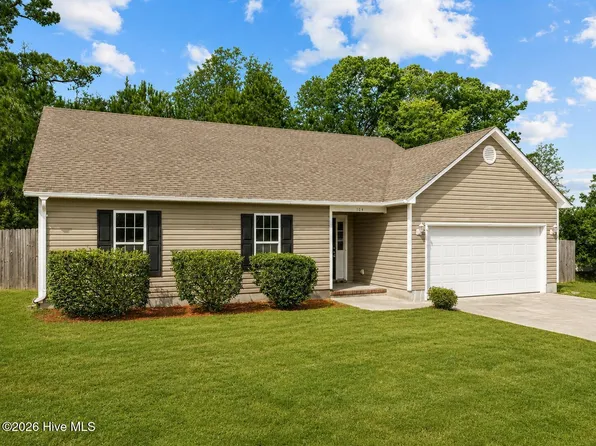 104 Blue Bird Ln, Newport, NC 28570